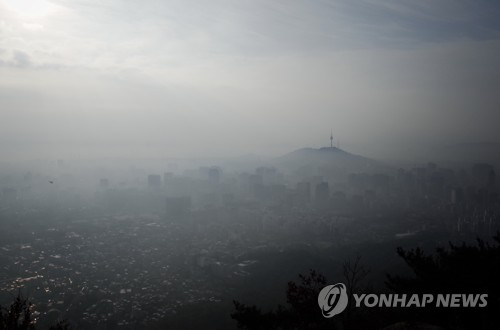 뿌연 가을 하늘