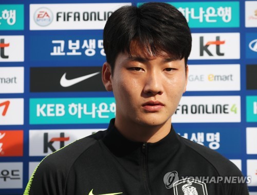 인터뷰하는 김동현