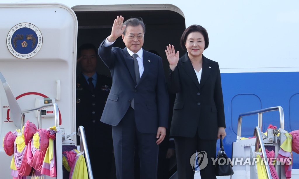 태국 도착한 문 대통령