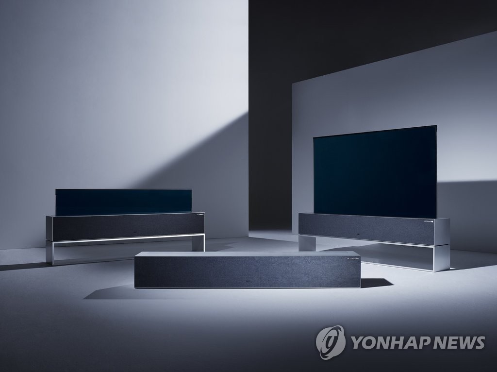 This photo provided by LG Electronics Inc. shows the company's Signature OLED R rollable TV. (PHOTO NOT FOR SALE) (Yonhap)