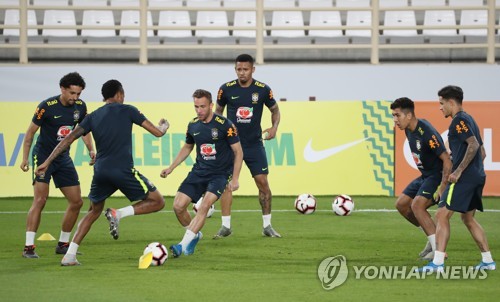 훈련하는 '최강' 브라질 공격수들