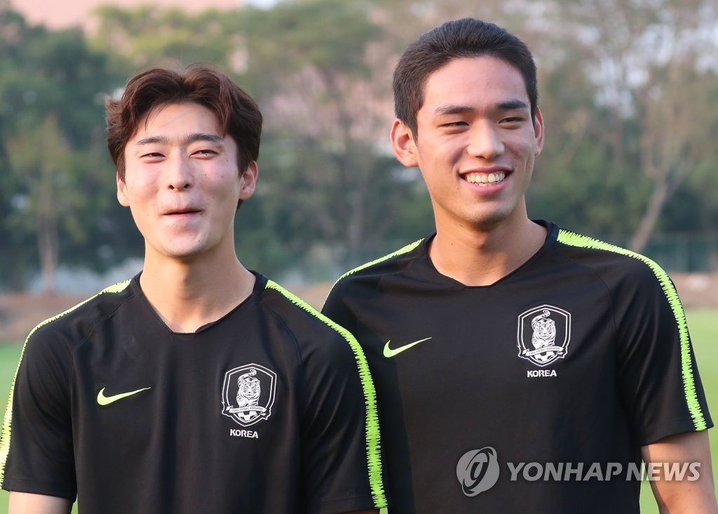 한국 U-23 축구대표팀의 스트라이커 조규성(왼쪽)과 오세훈