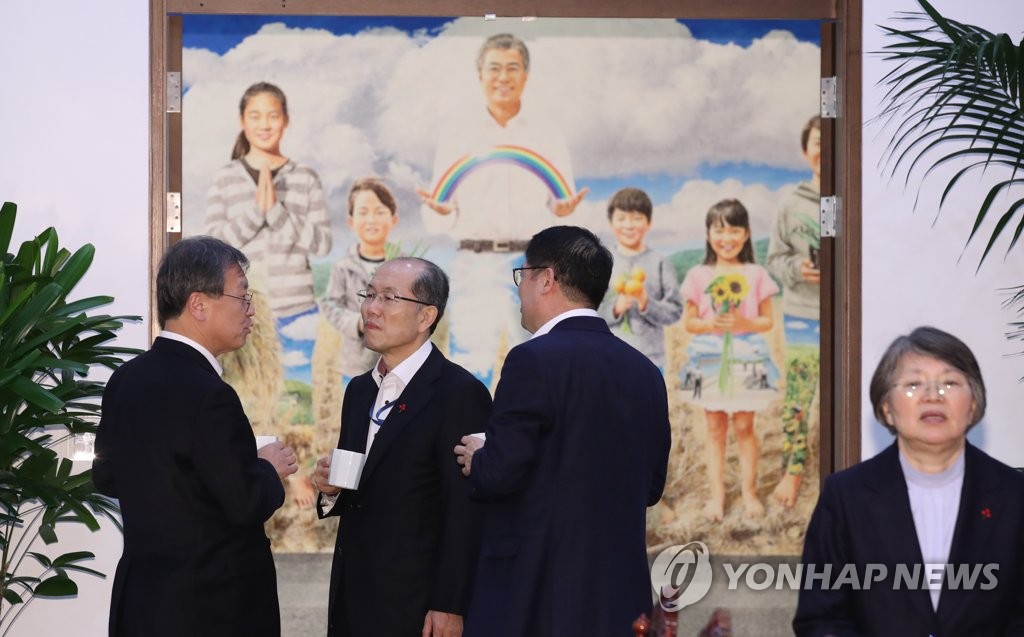 대화하는 청와대 수석ㆍ보좌관