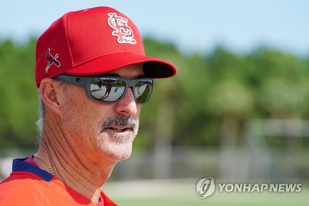 Mike Maddux, pitching coach for the St. Louis Cardinals, speaks to Yonhap News Agency at Roger Dean Chevrolet Stadium in Jupiter, Florida, on Feb. 12, 2020. (Yonhap)