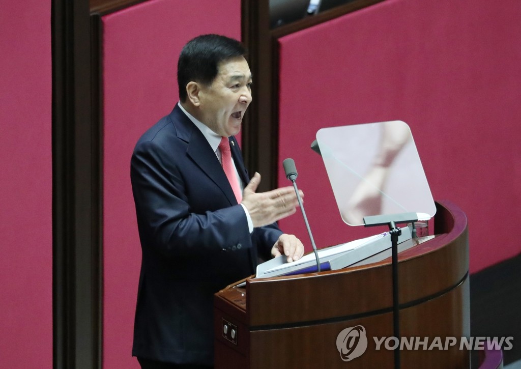 교섭단체 대표 연설하는 심재철 원내대표