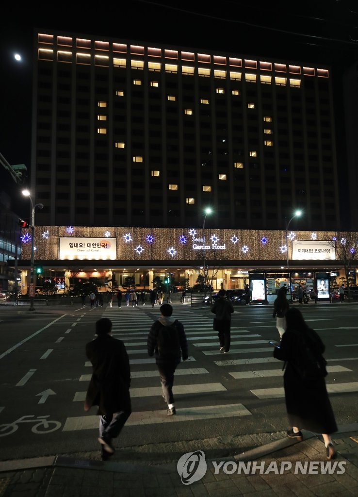 Cheerful lighting amid coronavirus social distancing Cheerful lighting amid coronavirus social distancing