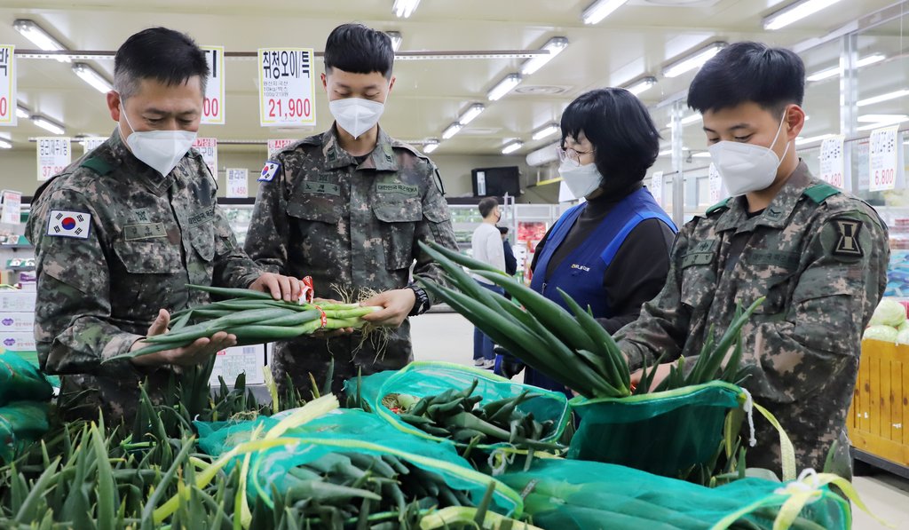 육군 1군단, 5월까지 지역농산물 40여억원어치 구매