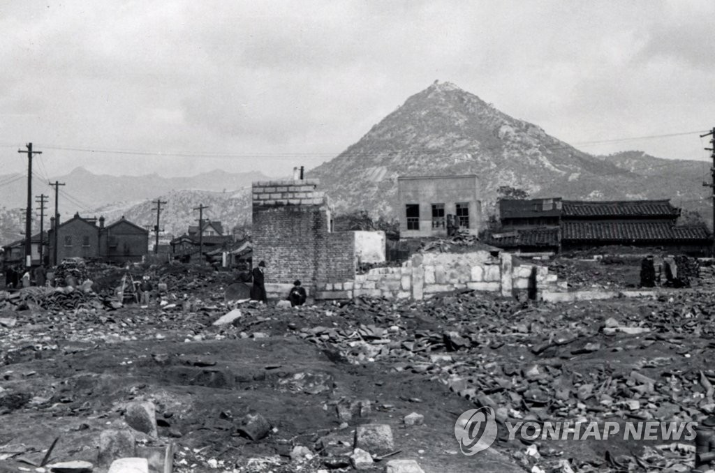 1952年 爆撃後のソウル市内