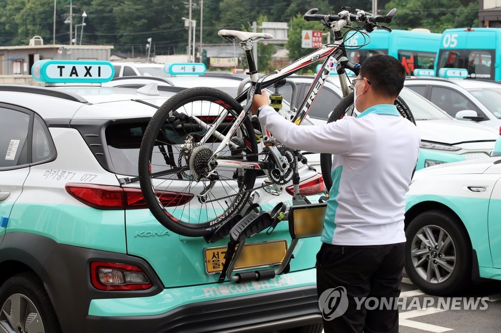 서울시, 마카롱 택시와 '자전거를 품은 택시' 시범운영