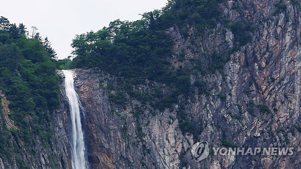 기록적 폭우에 장관 이루는 토왕성 폭포