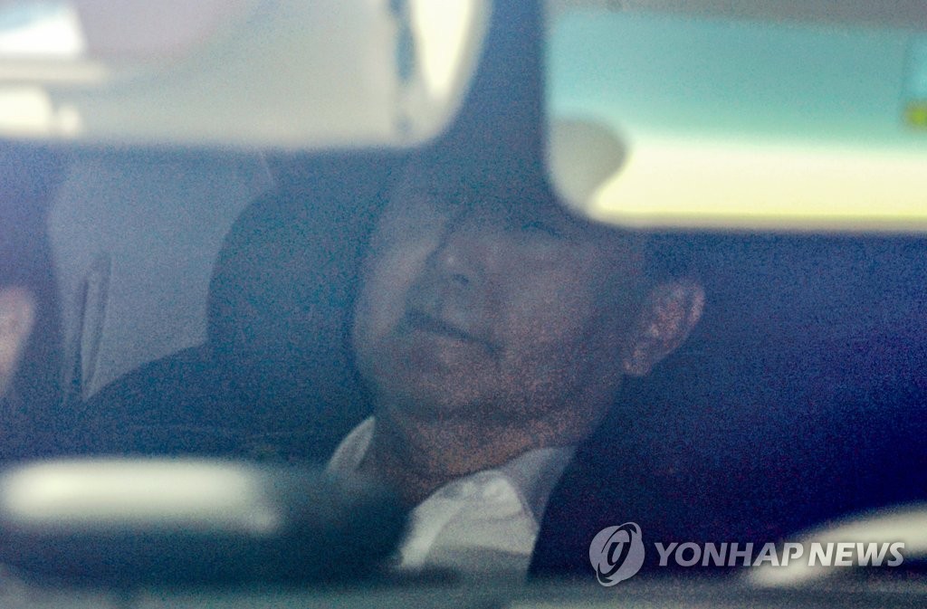 출근하는 윤석열 검찰총장