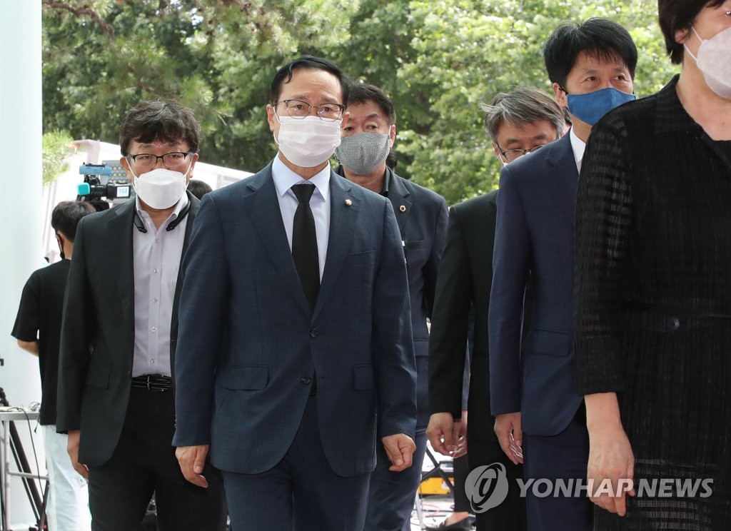 홍영표, 고 박원순 서울시장 빈소 조문