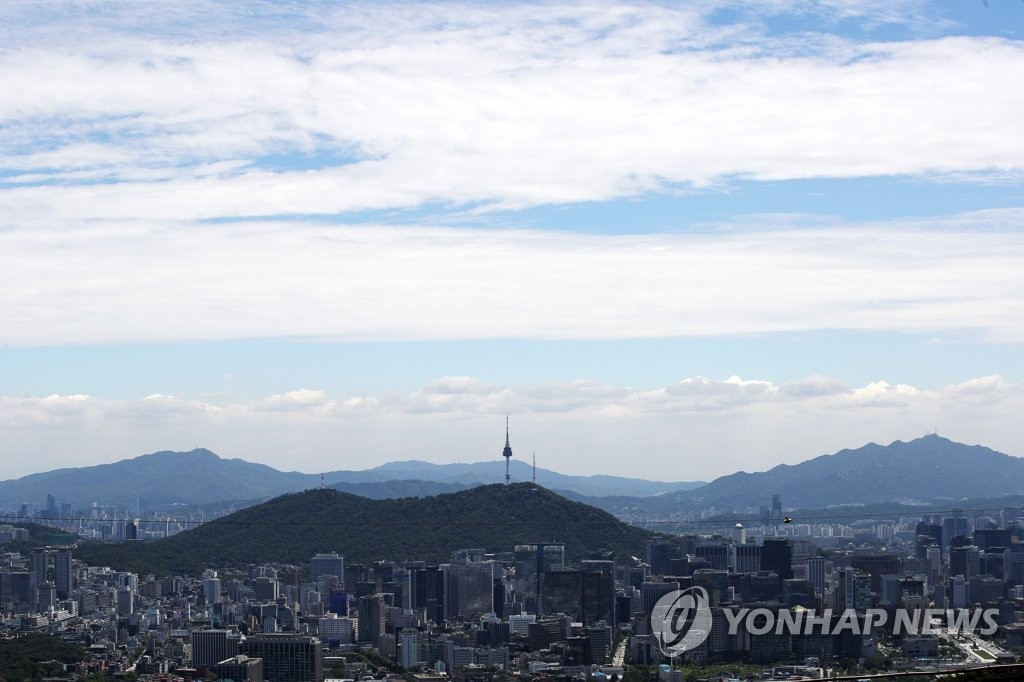 붓으로 그은 듯