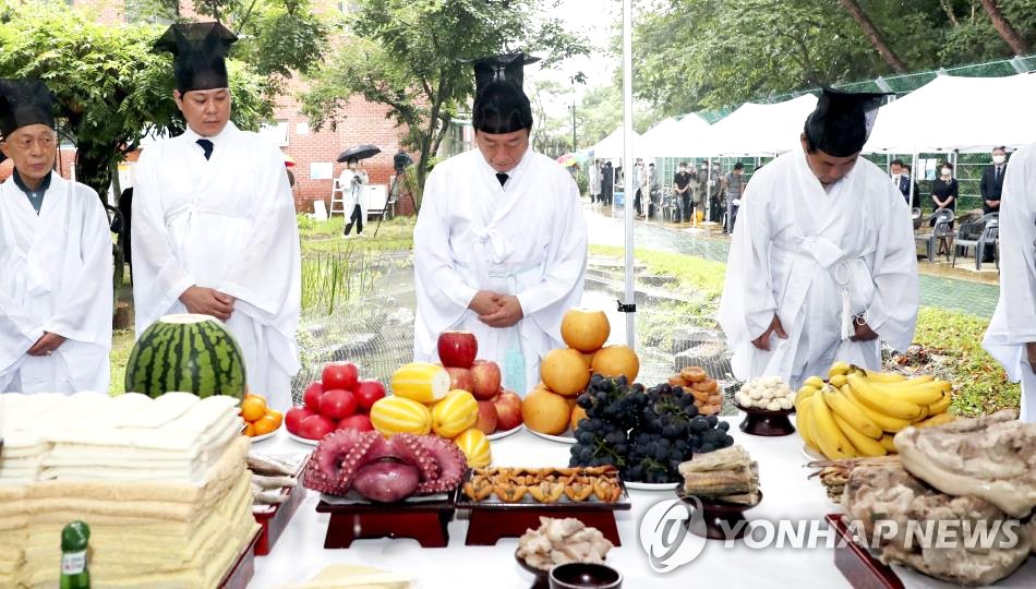 韓国人被爆者を追悼 韓国人被爆者を追悼