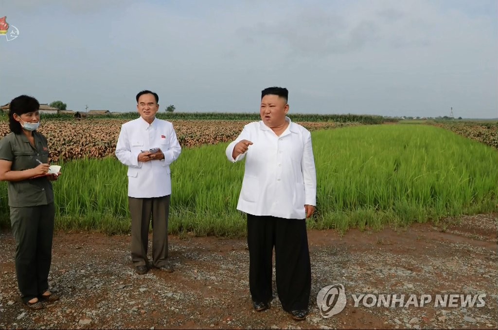 수해현장 둘러보고 고심에 찬 김정은