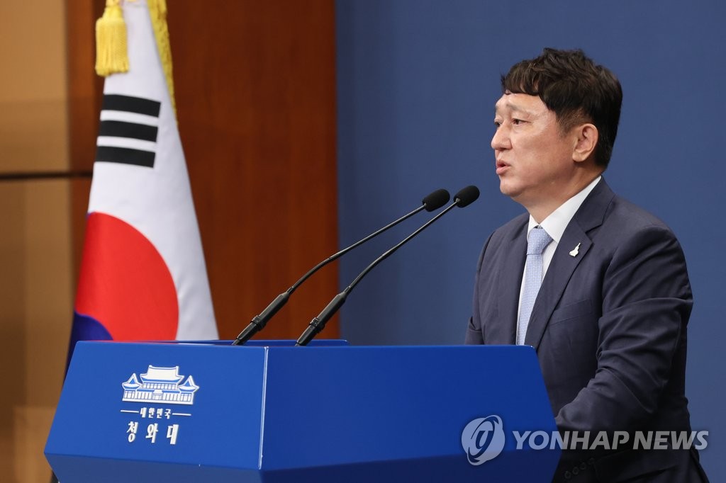 Choi Jae-sung, senior secretary for political affairs, speaks at a press briefing at Cheong Wa Dae in Seoul on Aug. 17, 2020. (Yonhap)