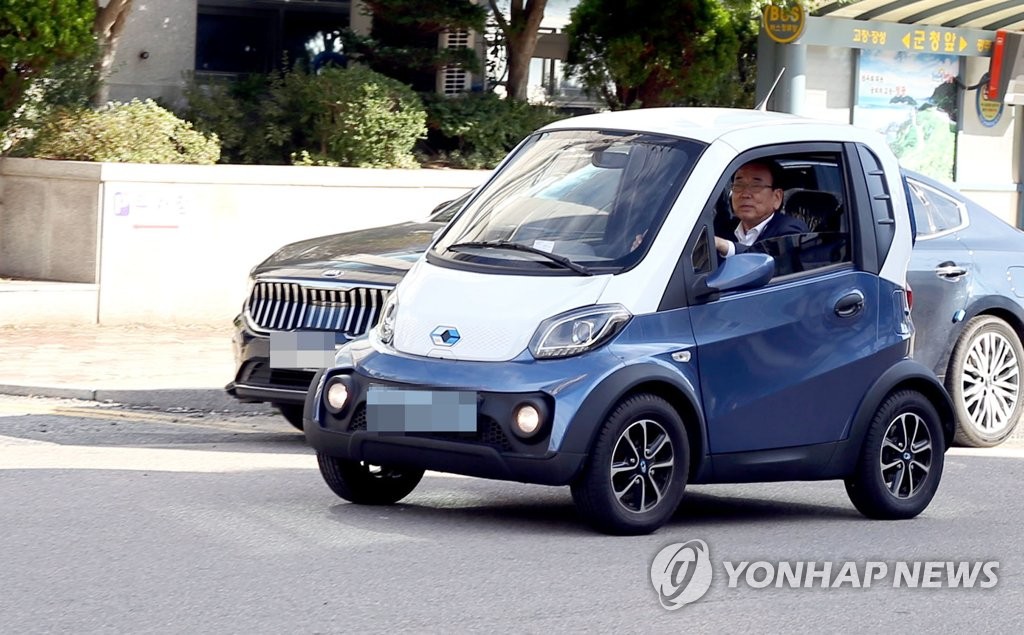 County governor in mini EV County governor in mini EV