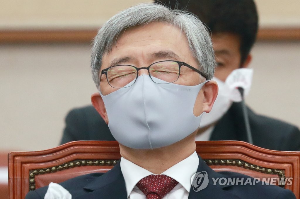 생각에 잠긴 최재형 감사원장