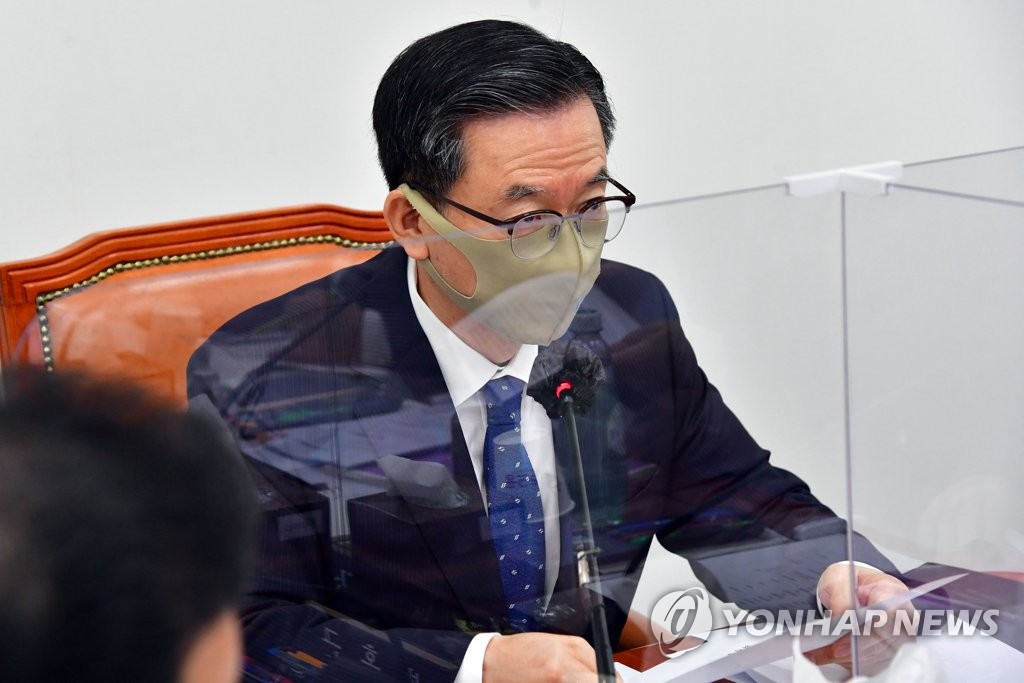 발언하는 정성호
