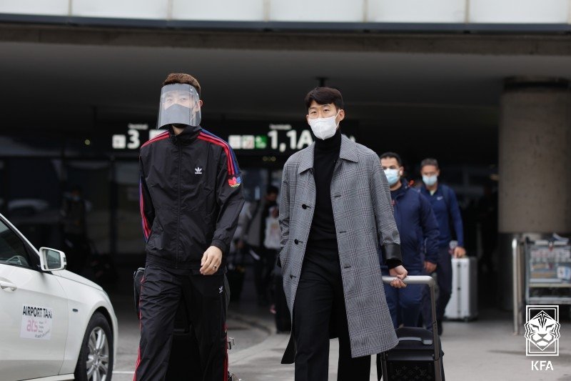 지난해 11월 오스트리아 원정을 마치고 귀국하는 벤투호 선수들.