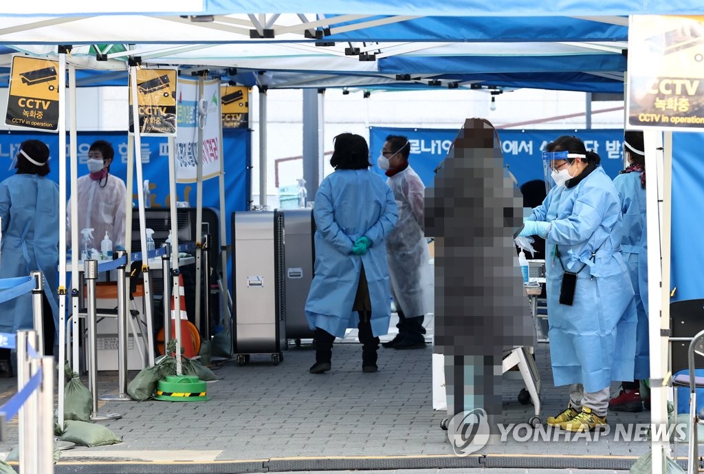 곳곳서 번지는 코로나19 감염
