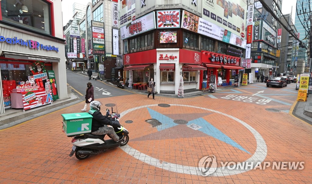 거리엔 오토바이 소리만
