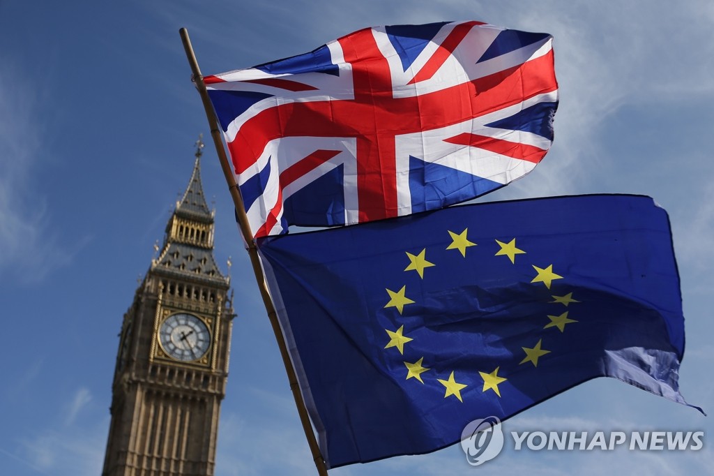 브렉시트 협상 타결로 결별하는 영국ㆍEU의 국기