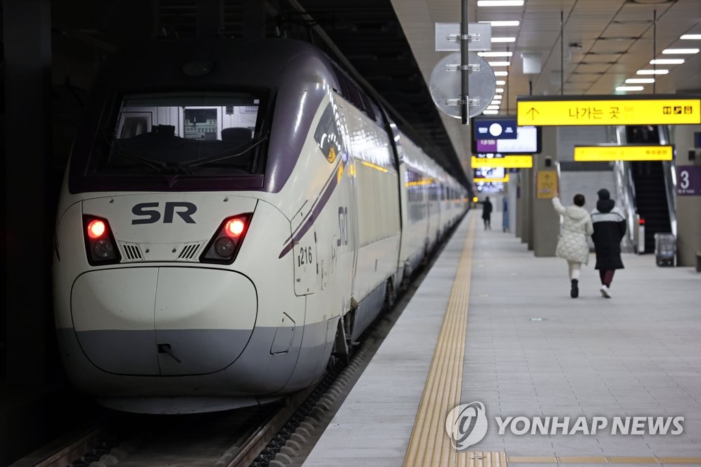 乗客約3割減 初の赤字転落 乗客約3割減 初の赤字転落