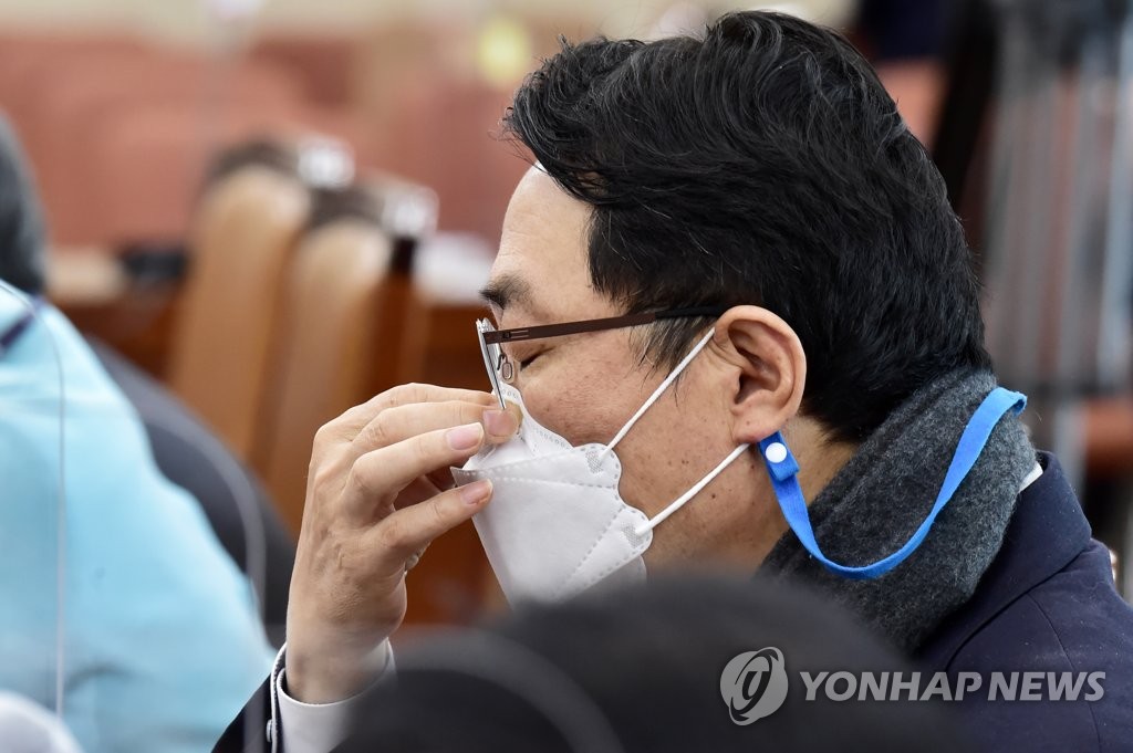 과방위 참석한 윤영찬 의원
