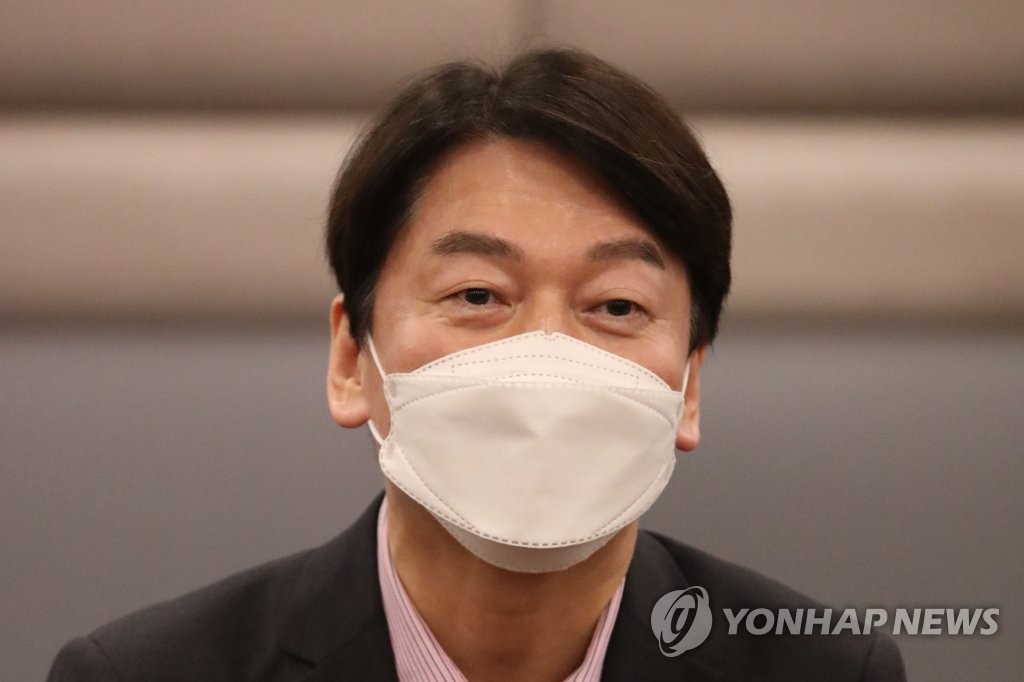 인사말하는 안철수