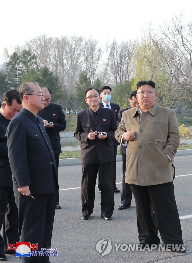 김정은, 평양 주택건설 현장 또 시찰