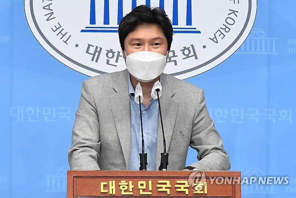 부산 공직자 부동산 비리조사 특위 회견하는 김해영
