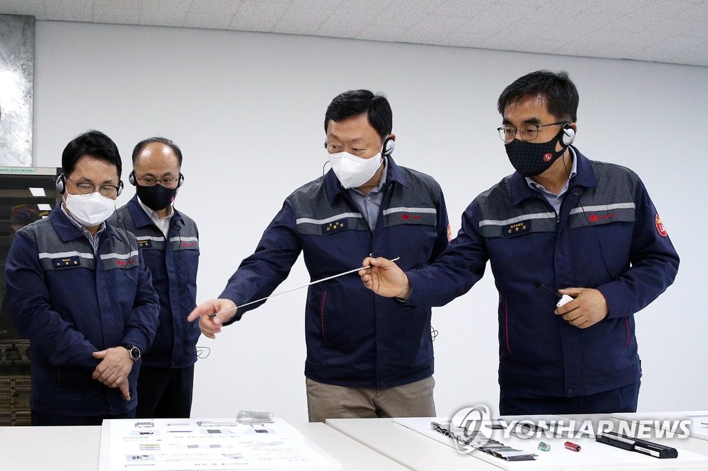 ロッテ会長 工場を視察 ロッテ会長 工場を視察