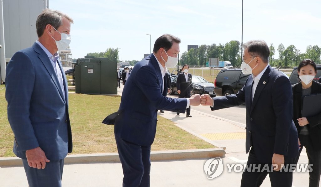 미국 SK 공장 방문한 문 대통령
