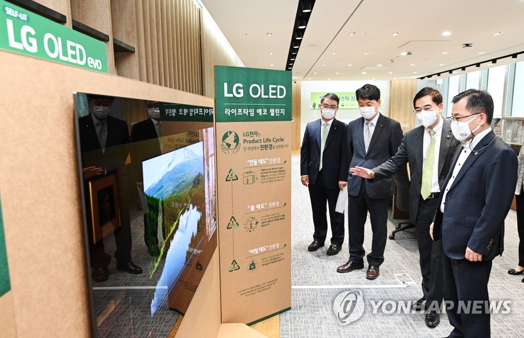 LG 올레드 TV 설명하는 박형세 LG전자 HE사업본부장