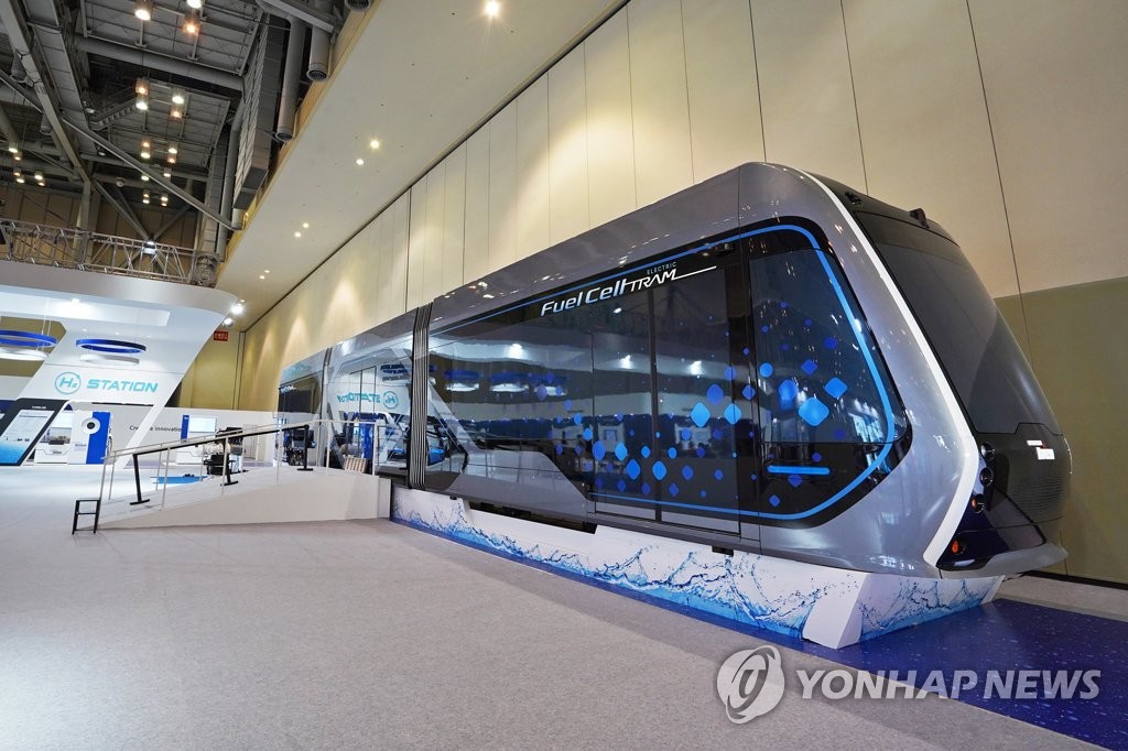 현대로템, 부산국제철도기술산업전에서 '수소전기트램 콘셉트 차량' 공개