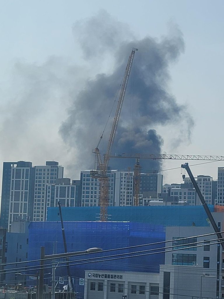 남양주 중학교 신축공사현장 화재…진화 중