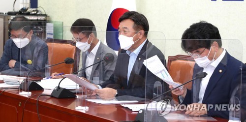 정책조정회의 발언하는 윤호중