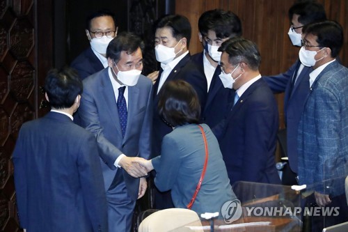 사직안 통과, 떠나는 민주당 이낙연 대선 경선 후보