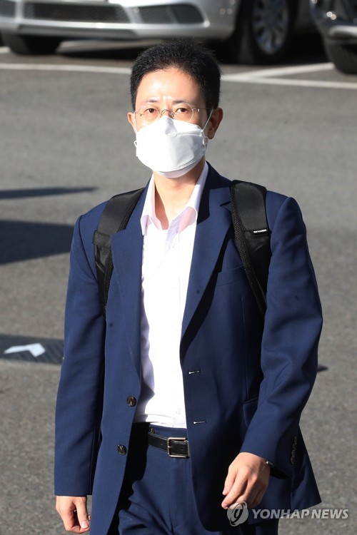 대구고검으로 출근하는 손준성