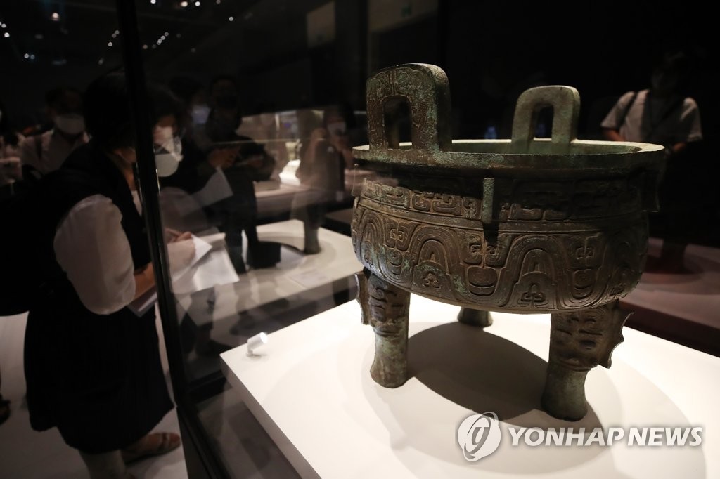 '중국 고대 청동기, 신에서 인간으로'
