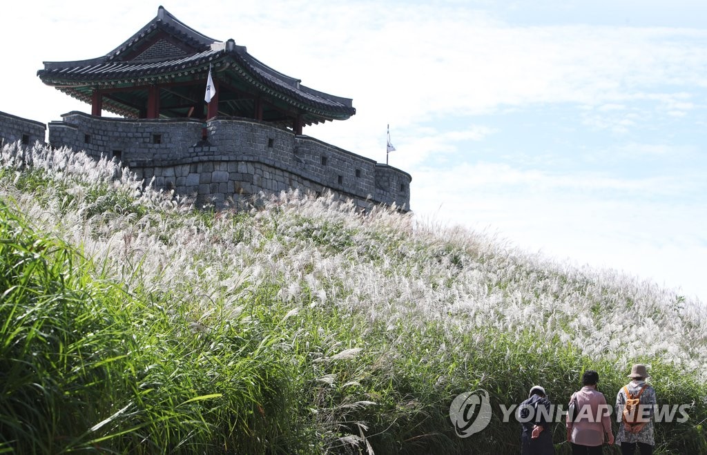 Autumn at Hwaseong Fortress Autumn at Hwaseong Fortress