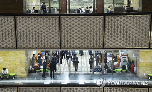 코로나19로 출입 제한되는 국정감사장