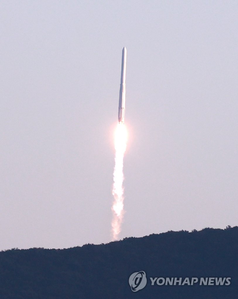 韓国独自開発ロケット 大空へ 韓国独自開発ロケット 大空へ