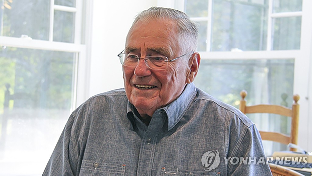 Ex-U.S. envoy to S. Korea gives interview Ex-U.S. envoy to S. Korea gives interview