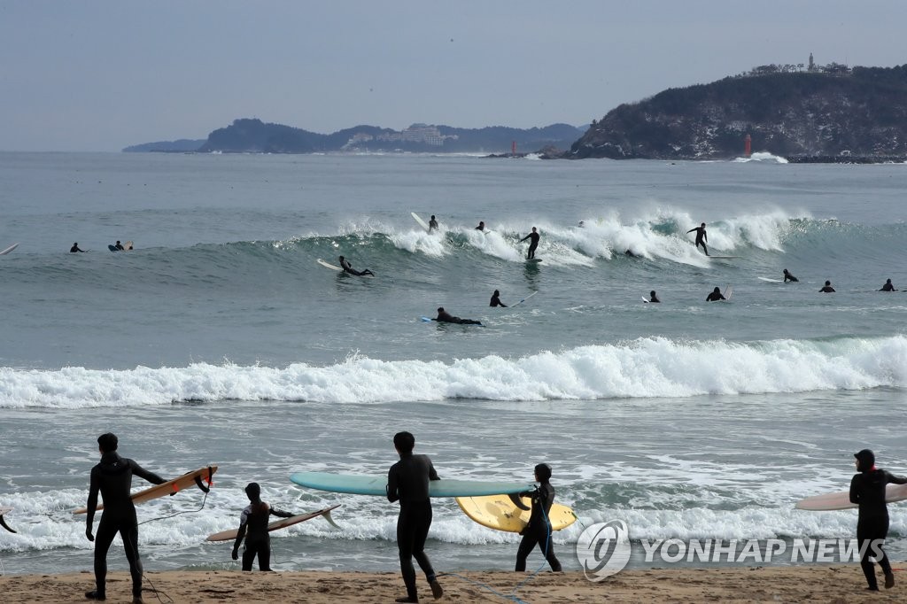 "겨울 바다를 즐기자"