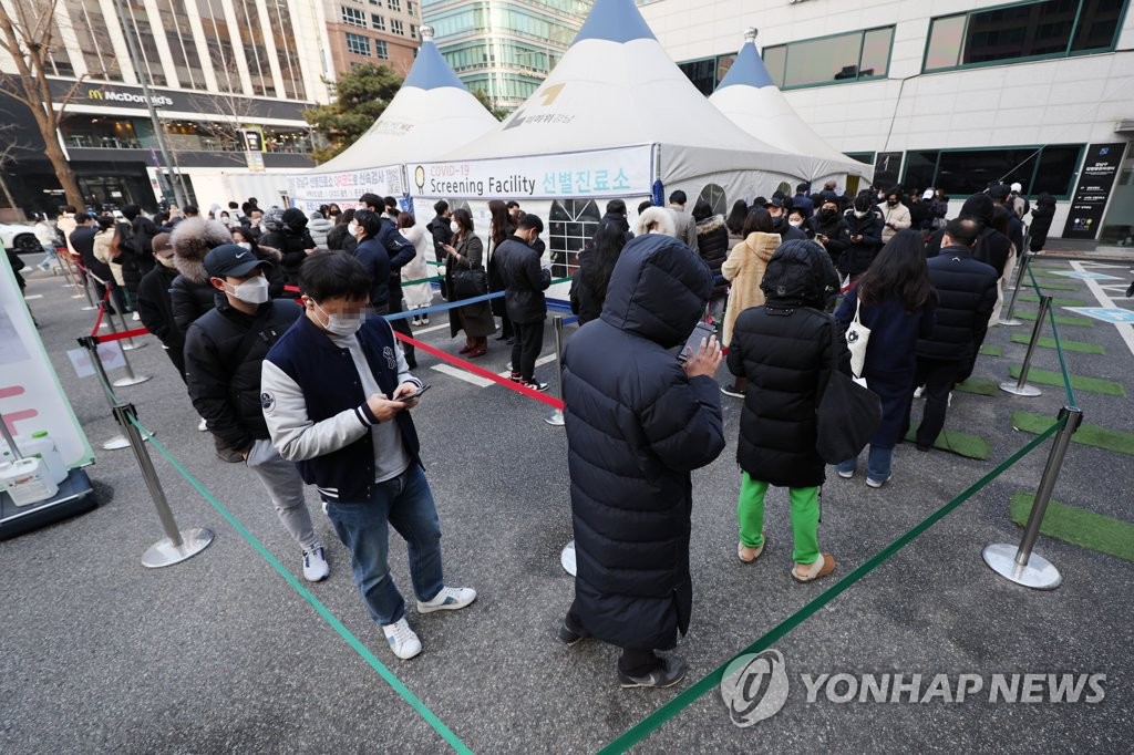 오미크론 확산에 신규확진 폭증…1만3천12명