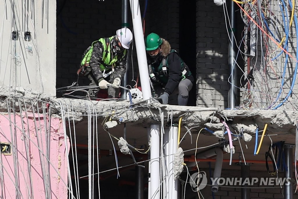 무너진 1호 라인 안정화 작업