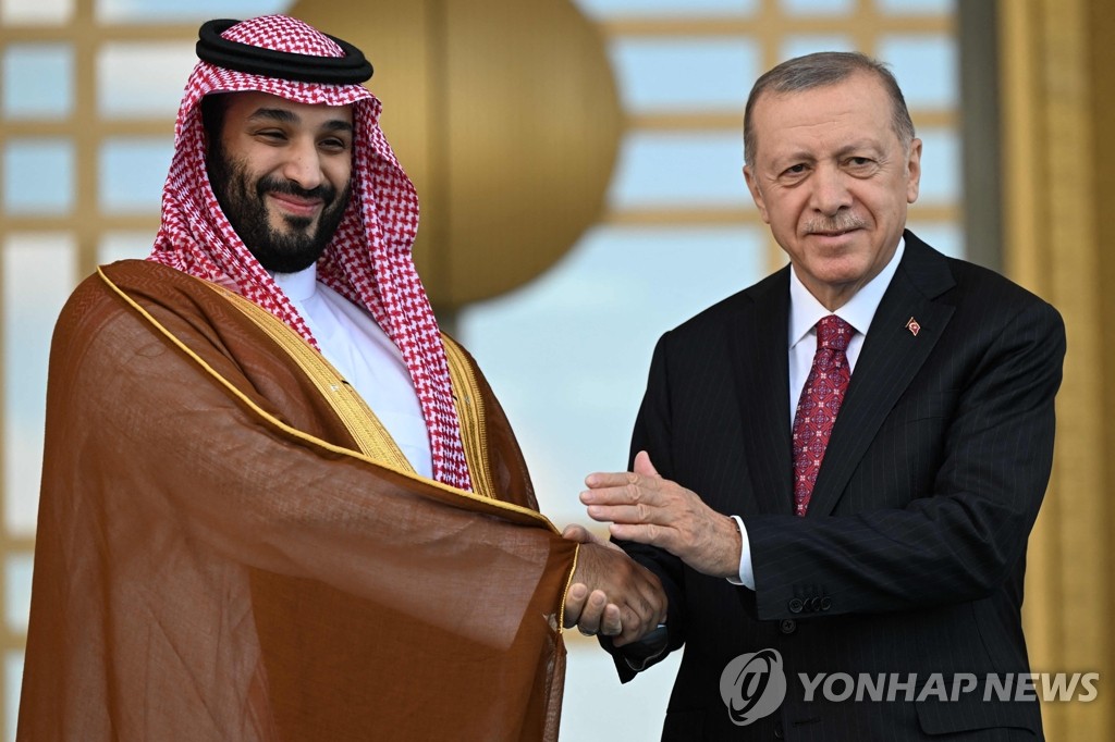 사우디 왕세자, 카슈끄지 암살 후 터키 첫 방문 