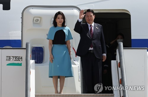 스페인에서 돌아오는 윤석열 대통령